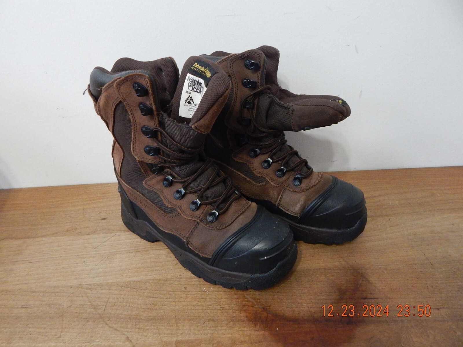 Men’s Rocky Waterproof Boots, 3654, 1000 Grams. Size 6w