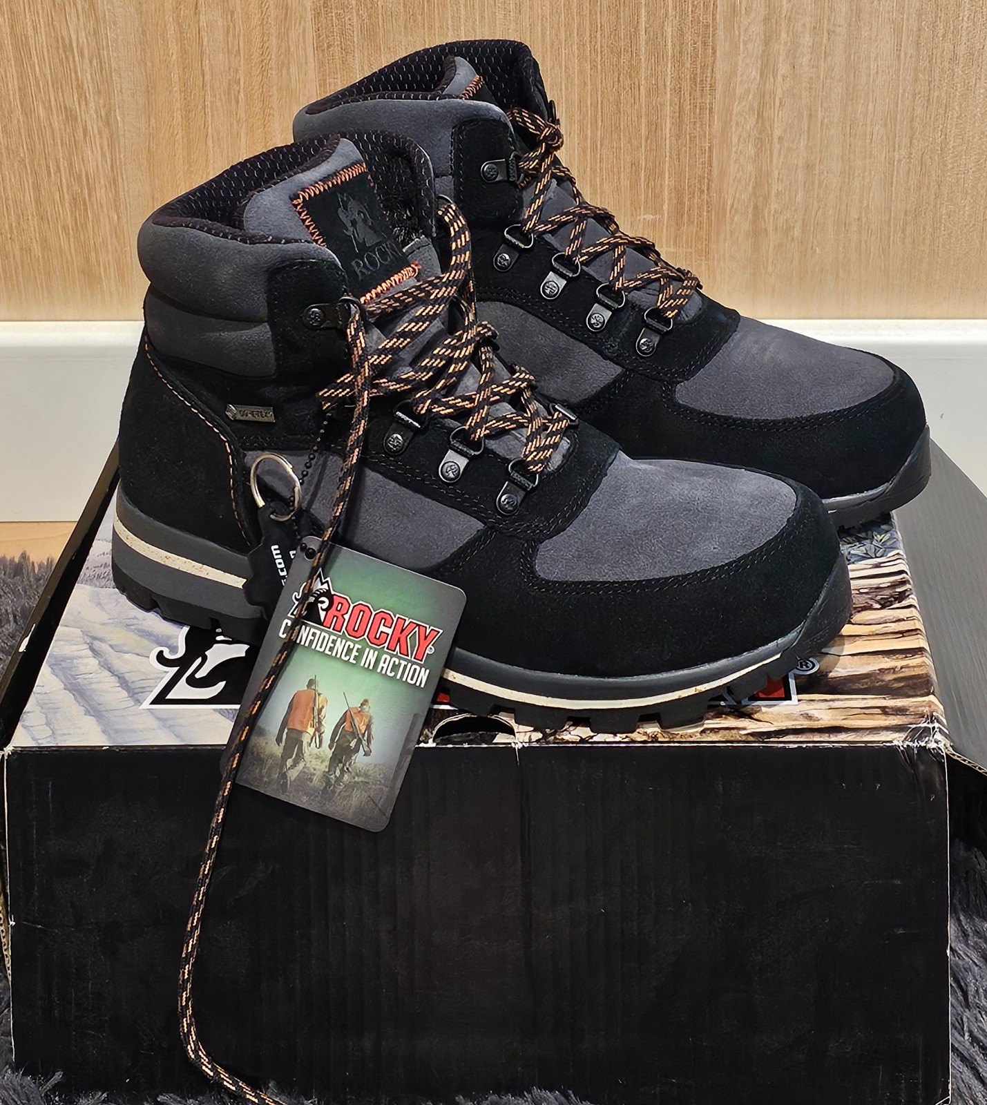 ROCKY BOOTS MEN 9, SCRAMBLER RKS 0316, VIMBRAM, GORE-TEX, NEW IN BOX