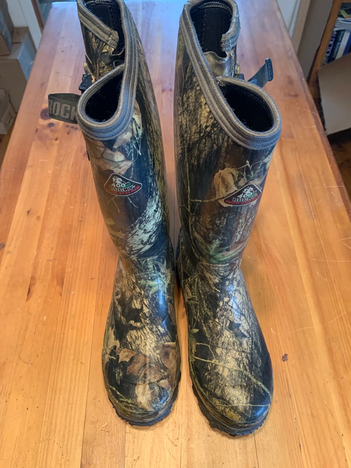 Men’s Size 11 Rocky 400 Gram Thinsulate 17″ Tall Rubber Boot / Camo Buck Stalker