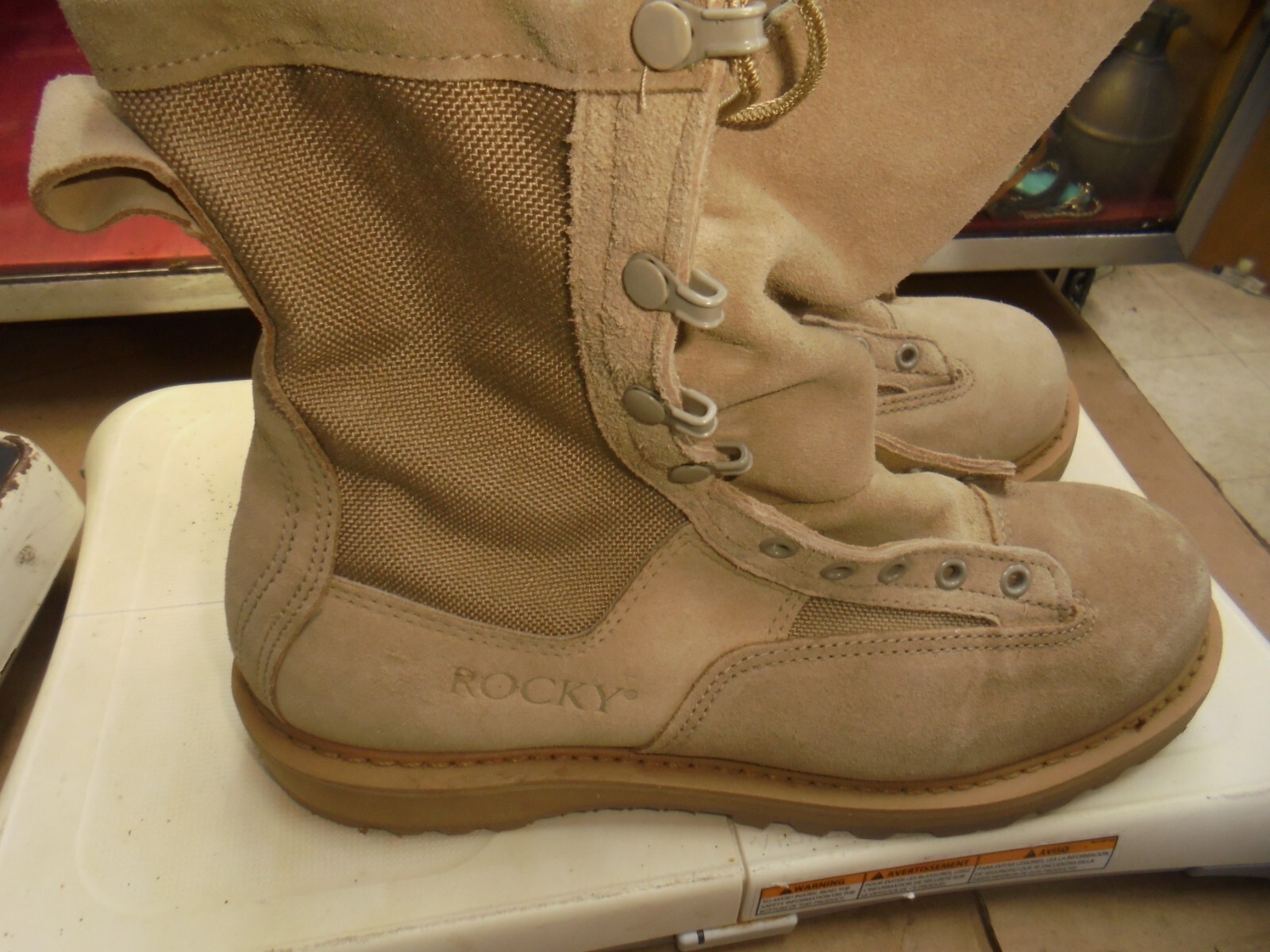 BOOTS, ROCKY MILITARY (TAN GORE-TEX, SIZE: 10.5 R)