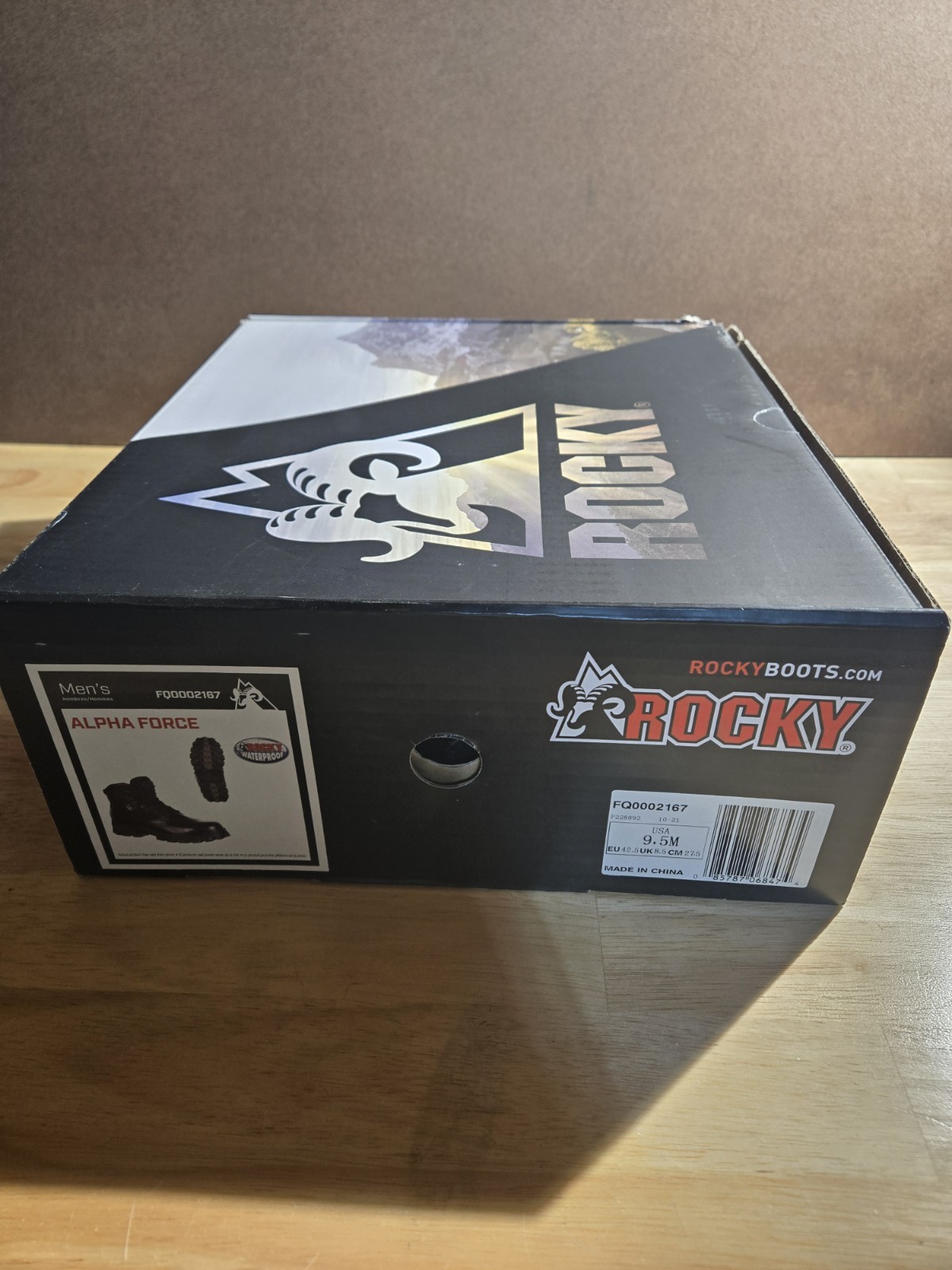 brand new 9.5 Rocky Boots