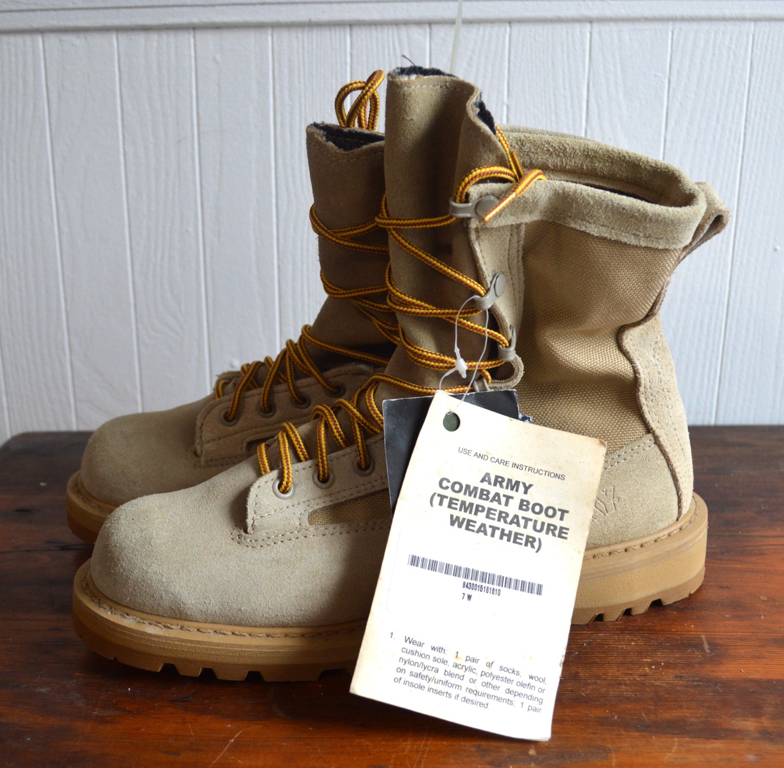 Rocky Outdoor Gear Insulated Gore-Tex Army Combat Boots Size 7W -NWOB