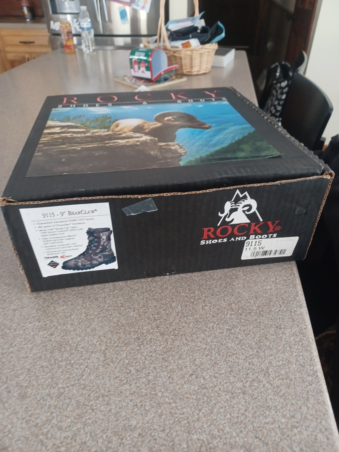 Rocky Gore-tex Boots. Brand New Rocky Bear Claws. Mossy Oak Camo.