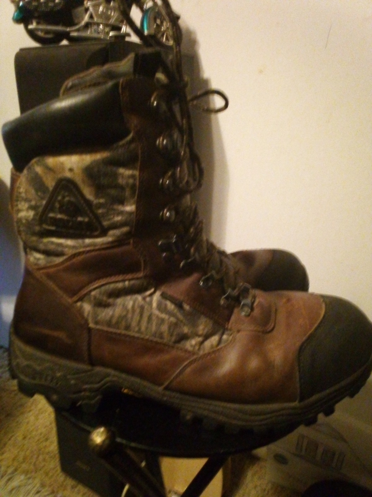 Rocky 10″ Leather & Camo GoreTex  800 Grams Of Thinsulate Hunting Boot Size 11 W