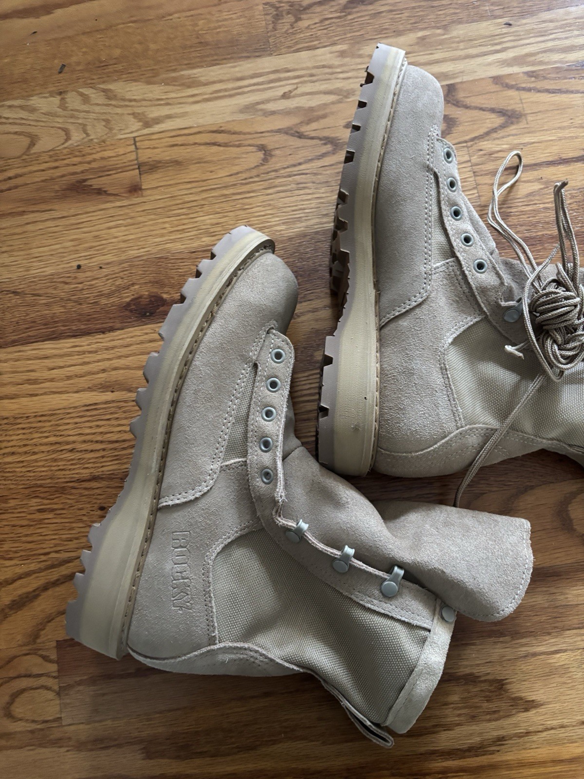 New Rocky Vibram 960G. Gore-Tex Men / women outdoor army Boots. Size 8. 960G