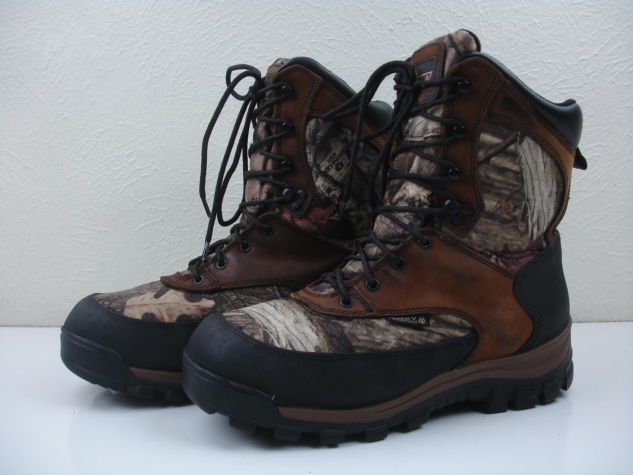 Men’s 10.5 W Wide Rocky Core Waterproof 800G Insulated Hunting Boots Mossy Oak